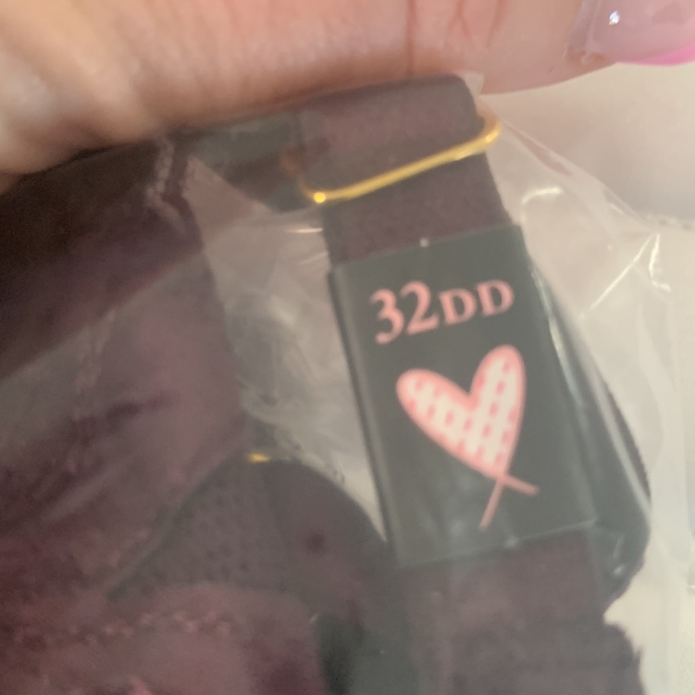 💕NWT Victoria’s Secret Very Sexy Unlined Floral Embroidery Demi Bra 32DD Wine💕 - Picture 4 of 6